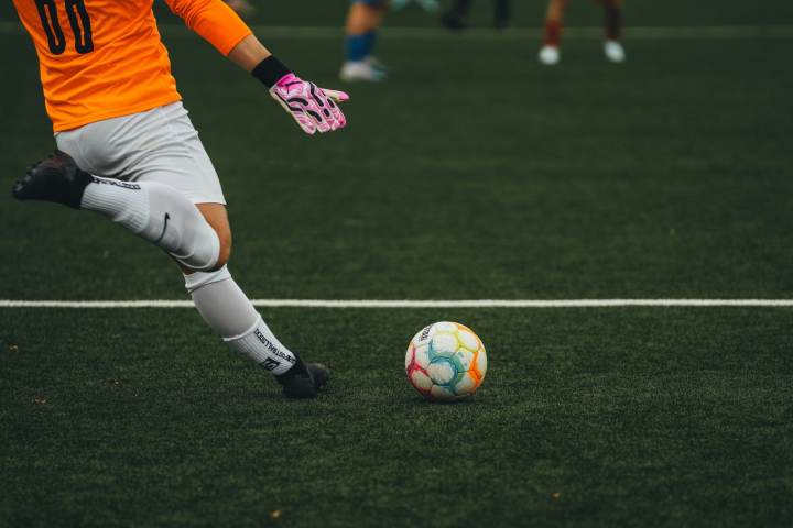 西班牙加时赛进球被秒吹 FIFA：犯规在先